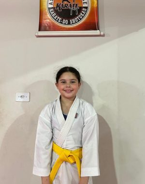 Julia Jesus Amarela
