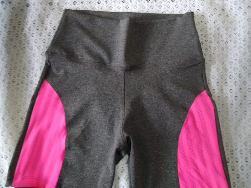 Shorts cinza