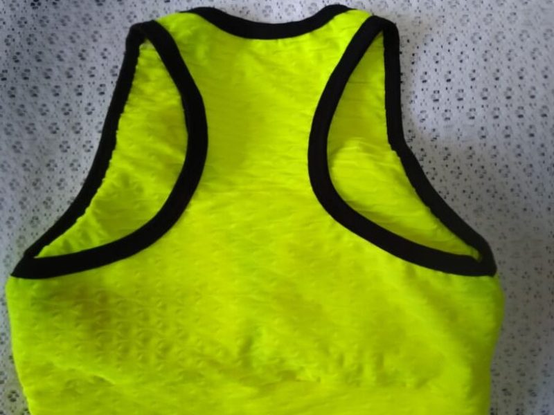 Top Amarelo costas